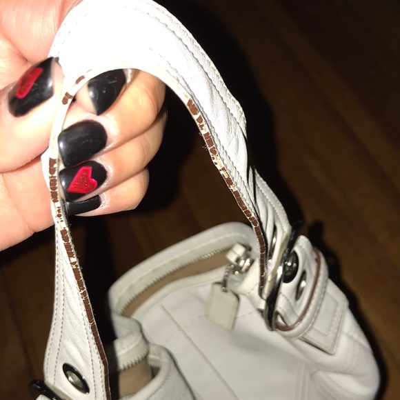 Coach purse , USED, winter white color , LEATHER - Picture 6 of 8